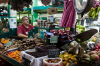 Costa Rica, San Jose: Obst- und Gemsehndler im Mercado Central