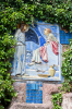 Frankreich, Elsass, Klosteranlage vom Mont Sainte-Odile: Ein Keramikrelief auf dem Odilienberg