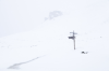 Italien, Sdtirol, Dolomiten: Verschneite Wegweiser vor der Puezhtte