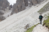 Italien, Sdtirol, Dolomiten: Eine Wandererin vor ihrem steilen Aufstieg zur Roascharte 