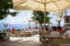 Italien, Sdtirol, Dolomiten: Touristen entspannen sich auf der Tuffalm