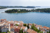 Kroatien, Istrien, Rovinj: Der Blick auf die Altstadt, die Sdkste und die vorgelagerten Inseln 