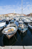 Kroatien, Istrien, Rovinj: Hunderte von Booten schaukeln im malerischen Hafen der Stadt