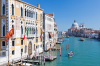 Venedig, Veneto, Italien: Blick von der Ponte dell' Accademia auf den Canal Grande und die Santa Maria della Salute